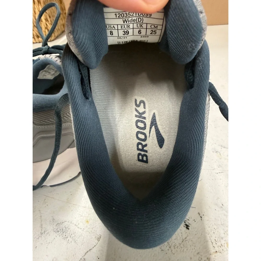 Brooks Addiction GTS 15 Womens Running Shoes Grey Navy Wide D Size 8